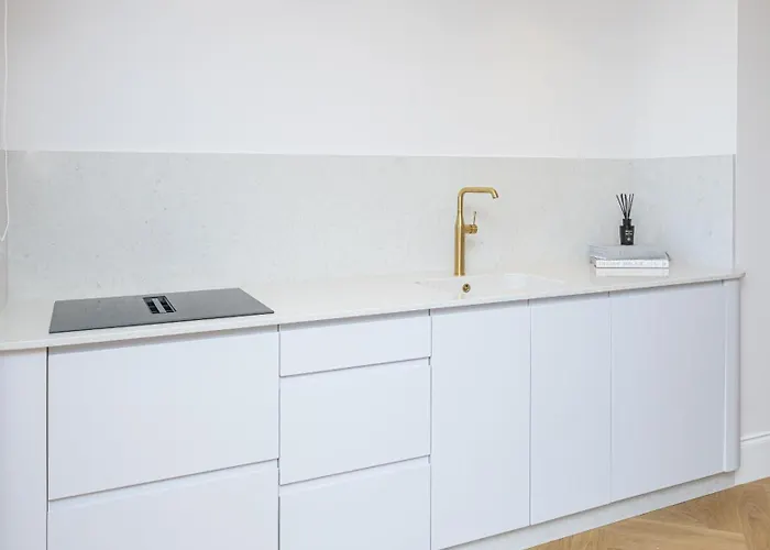 Aries Modern Retreat Scandi Design Near Puerto Banus דירה